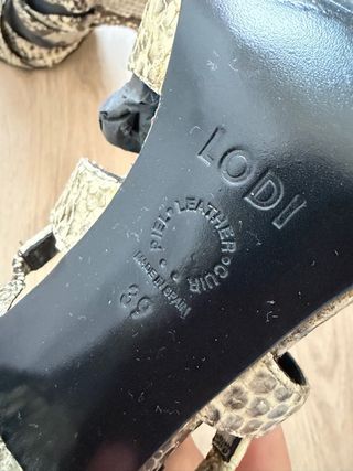 Sandalias Lodi Piel Serpiente Poco Uso