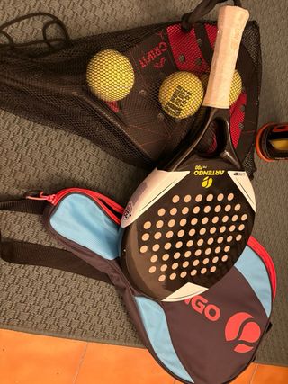 Palas de pádel y pelotas