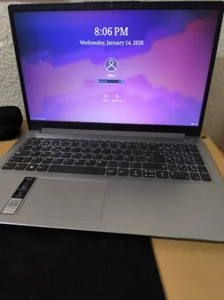 Portátil Lenovo IGL17 Plata