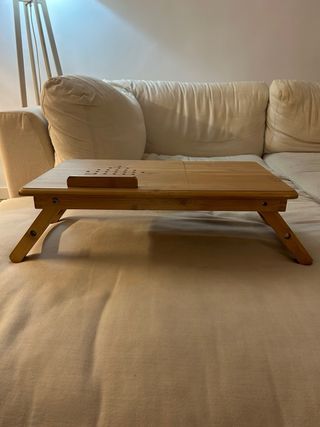 Scrivania pieghevole in legno per divano