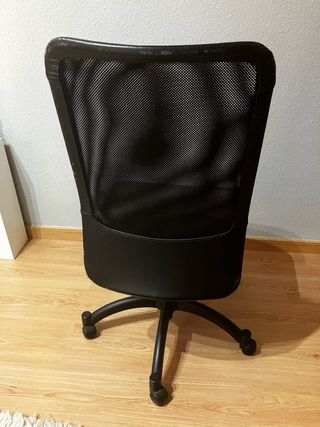 Silla de oficina negra