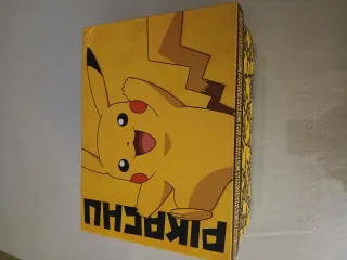 Caja Pikachu con Vaso, Taza y Posavasos