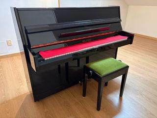 Piano Melford 3 pedales con asiento regulable
