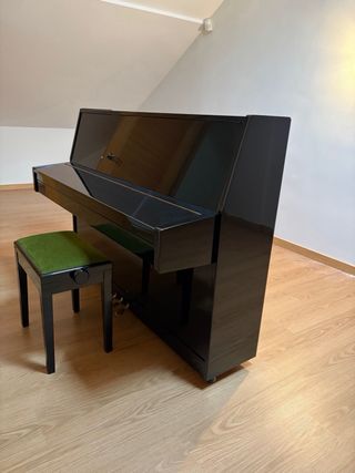 Piano Melford 3 pedales con asiento regulable