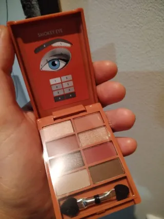 The One cosmética negro