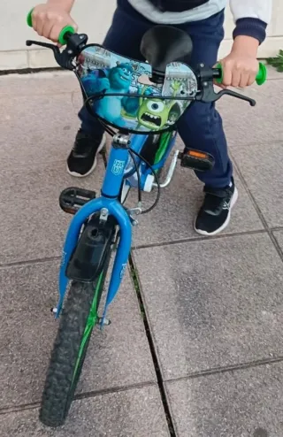 Bicicleta infantil azul