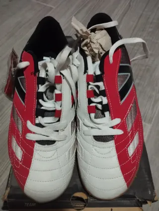 Zapatillas Fútbol Sala Rojas y Blancas