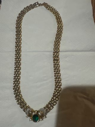 Gargantilla bañada en oro con esmeralda