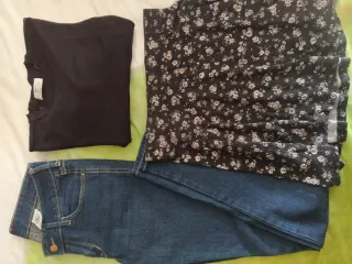 Lote Ropa: Jeans y Falda Estampada
