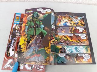 LOS 4 FANTÁSTICOS VOL.7 #136,137 (PANINI 2021)