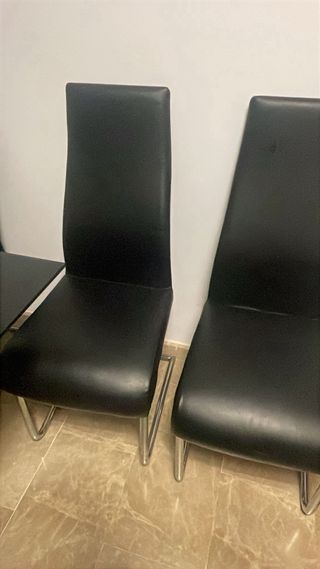 Mesa Comedor Cristal Negro y 4 Sillas