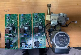 Placa electrónica y bomba caldera Junkers Euroline