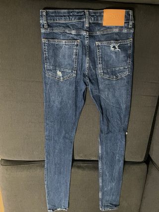 Pantalones vaqueros Bershka rotos - Talla S