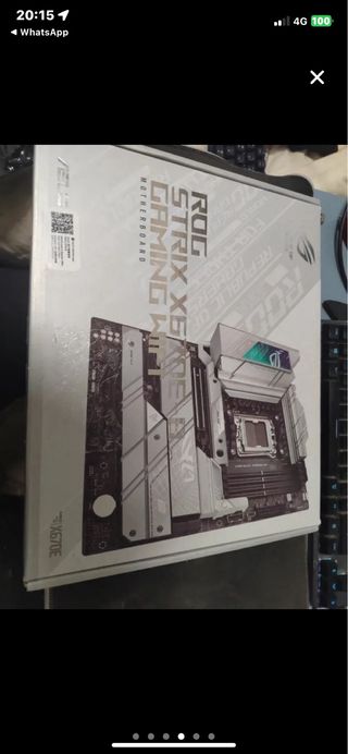 Placa Base ROG STRIX X670E-A blanca