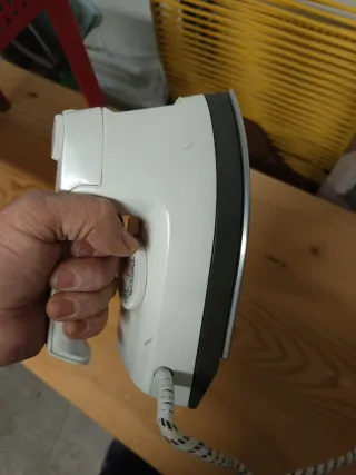 Plancha de viaje Ufesa Super Light