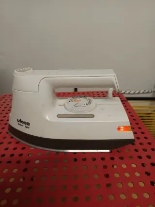 Plancha de viaje Ufesa Super Light