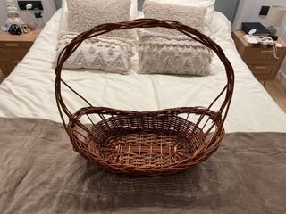 Cesta de mimbre con asa