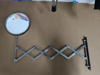 Espejo de aumento de pared extensible plateado