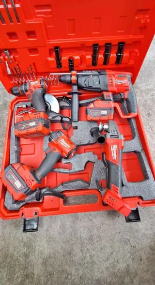 Kit Milwaukee 4 en 1 con 3 baterías y maletín