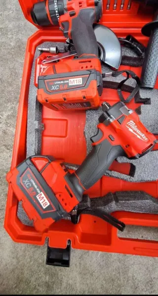 Kit Milwaukee 4 en 1 con 3 baterías y maletín