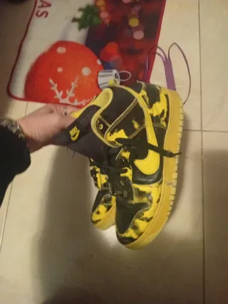 Nike Dunk High Zapatillas Negras y Amarillas