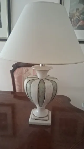 Lámpara de mesa cerámica y tela