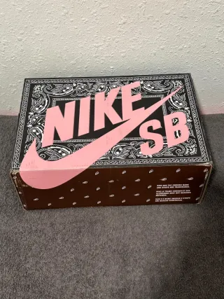Caja Nike SB Travis Scott Jordan 1 Low