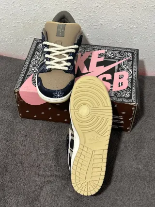 Caja Nike SB Travis Scott Jordan 1 Low