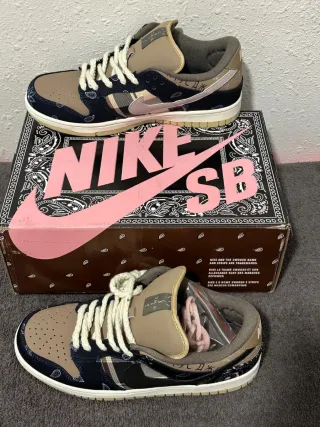 Caja Nike SB Travis Scott Jordan 1 Low
