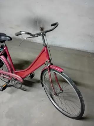Bicicleta antigua Roja - Frenos de Varilla