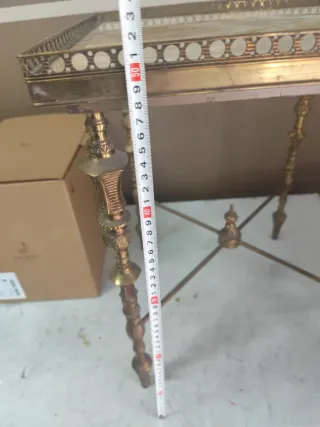 2 Mesa auxiliar antigua bronce y mármol. 2 mesas