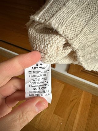 Jersey de punto trenzado color beige