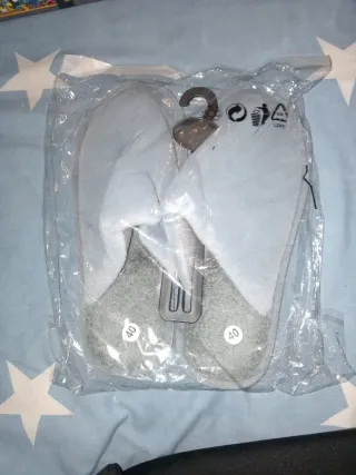 Zapatillas de casa grises sin estrenar Talla 40