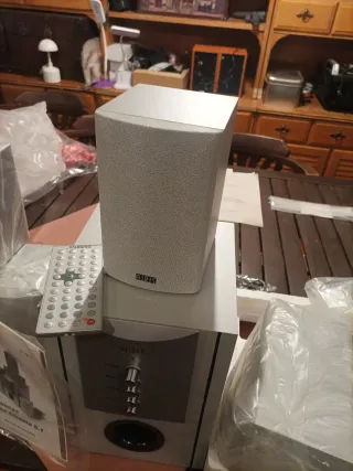 Altavoces Airis Home Cinema 5.1,nuevo