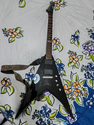 ESP LTD V-50 Guitarra Eléctrica