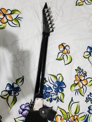 ESP LTD V-50 Guitarra Eléctrica