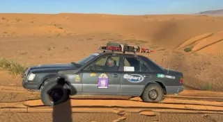 Mercedes 300 D raid