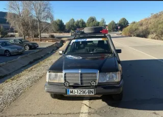 Mercedes 300 D raid