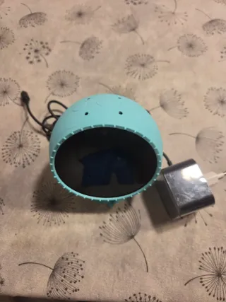 Amazon Echo Spot con custodia e supporto