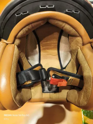 Casco de moto marca Shiro.