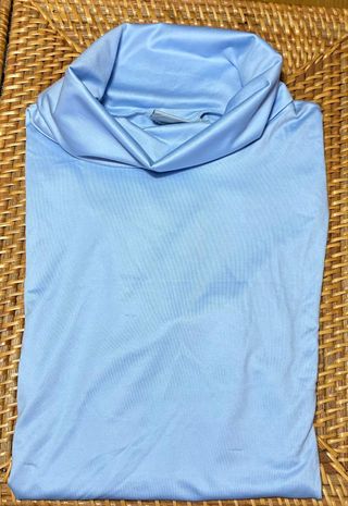 Jersey cuello alto rasado azul