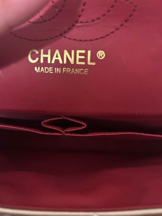 Bolso estilo Chanel acolchado dorado y plateado