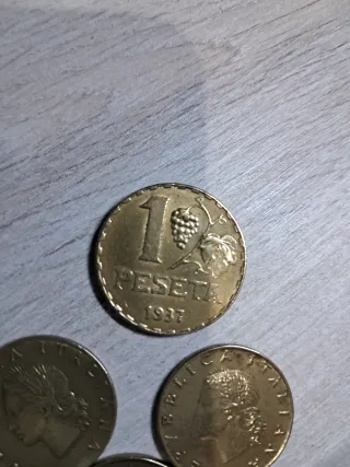 Lote  1 Peseta 1937 y 20  liras 1958-1957-1978