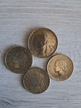 Lote 1 Peseta 1937 y 20 liras 1958-1957-1978