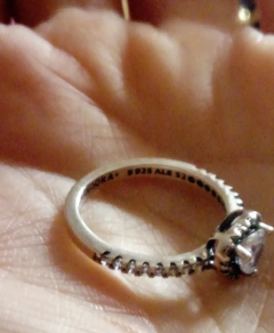 Anillo Pandora Corazón Transparente