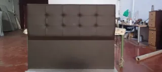 Canapé abatible blanco y colchón gris