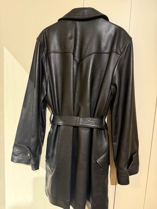 Abrigo de piel de napa negro