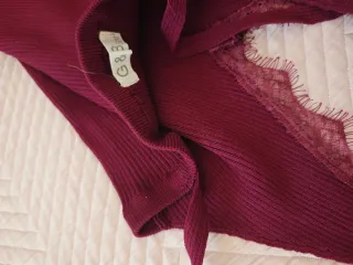 Camiseta tirantes granate encaje