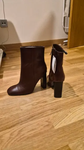 Botín tacón ancho piel marrón Zara sin estrenar!