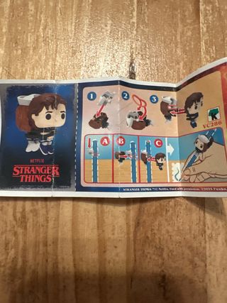 Funko Pop Steve y Robin Stranger Things Kinder Joy